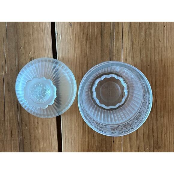 Vintage AVON 70's Frosted Glass Candy, Trinket, Power Dish. Gold Detail. - Picture 3 of 6